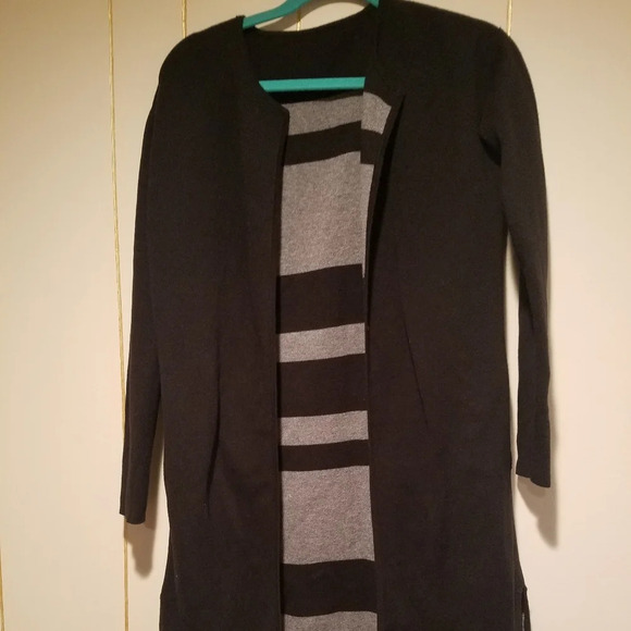 Athleta  Size XS  cardigan  with two pockets - Picture 1 of 5